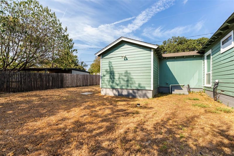 5600 Hiett Court, Fort Worth TX 76112 - Photo 22