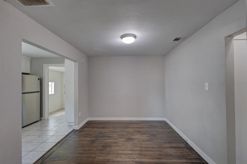 913 S Sargent Street, Fort Worth TX 76103 - Photo 6