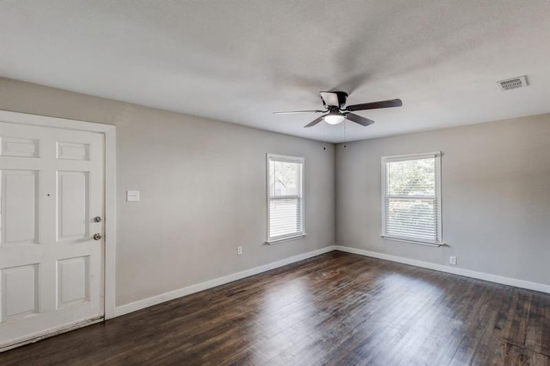 913 S Sargent Street, Fort Worth TX 76103 - Photo 5