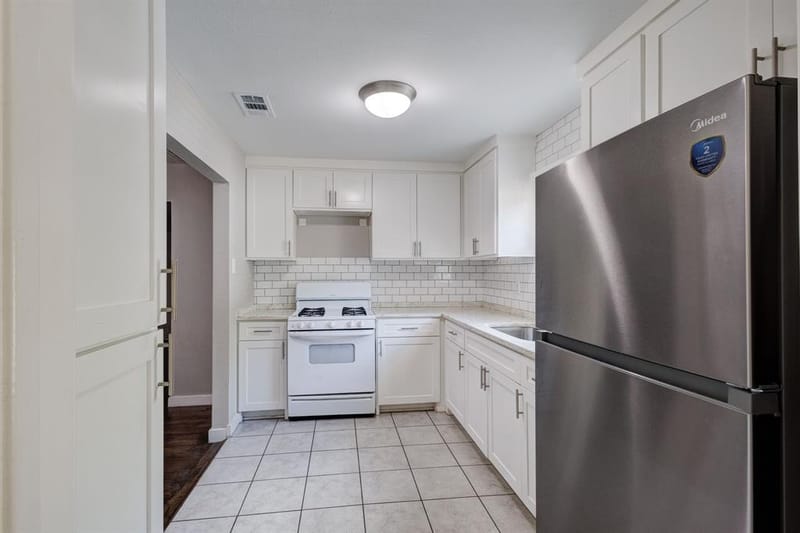 913 S Sargent Street, Fort Worth TX 76103 - Photo 10