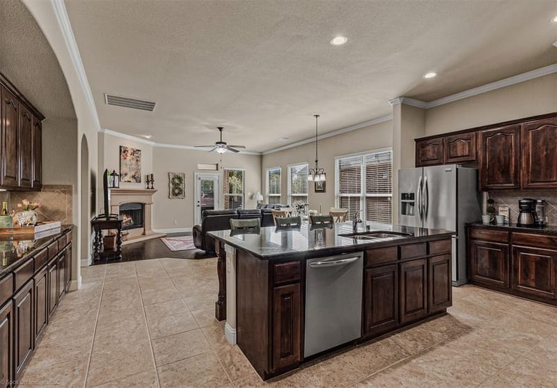 1314 Oak Hill Lane, Murphy TX 75094 - Photo 2