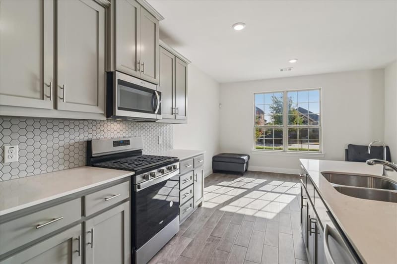 6012 Dandelion Drive, Little Elm TX 76227 - Photo 9