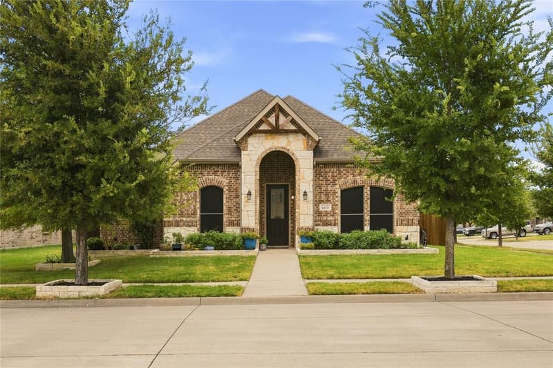 1612 Tyler Street, Waxahachie TX 75165