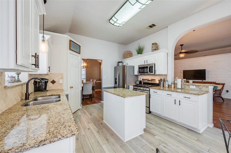 10201 Evergreen Drive, Rowlett TX 75089 - Photo 10