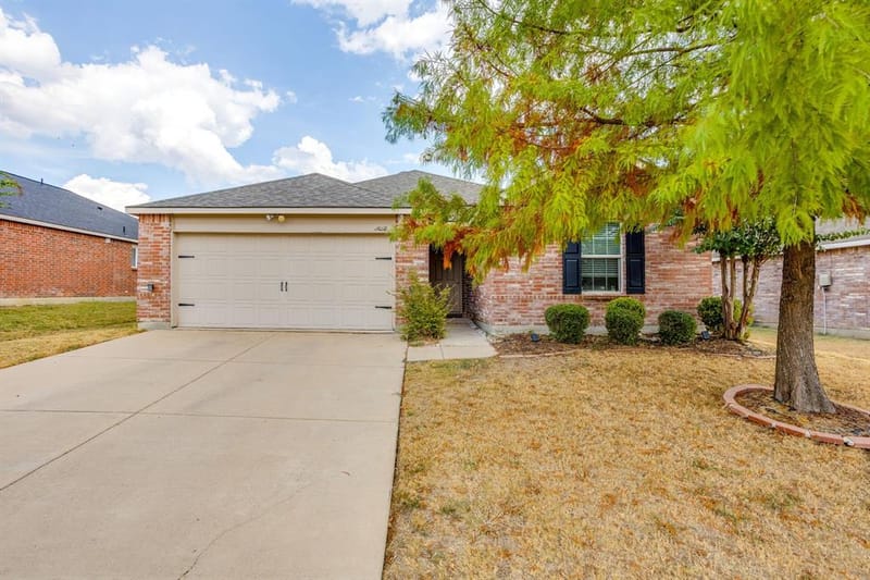 1204 Foxglove Lane, Burleson TX 76028