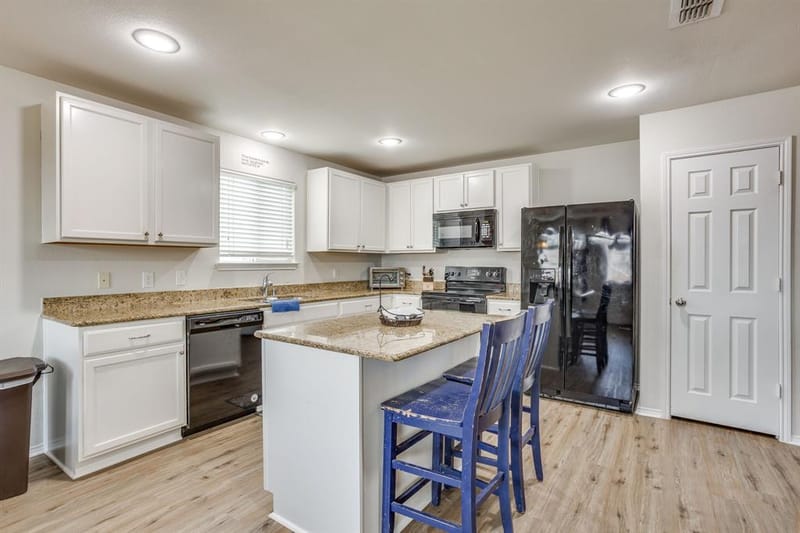 1204 Foxglove Lane, Burleson TX 76028 - Photo 15
