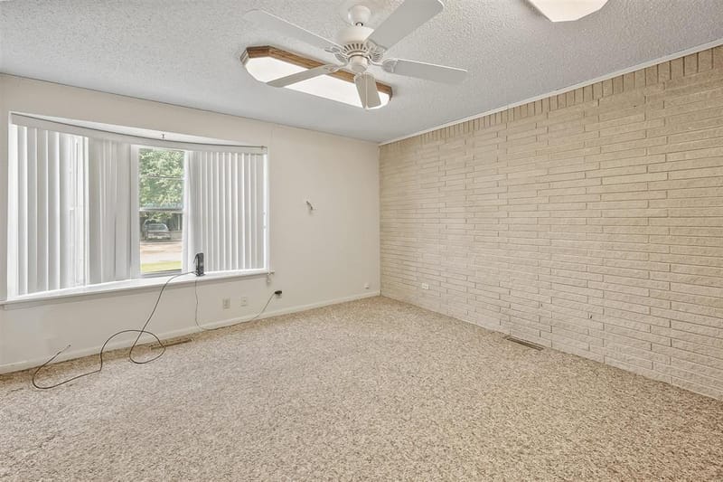 1924 Canterbury Street, Irving TX 75062 - Photo 6