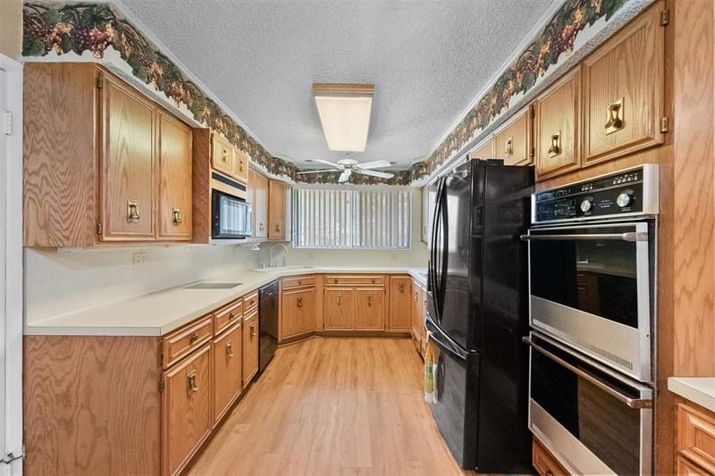 1924 Canterbury Street, Irving TX 75062 - Photo 17