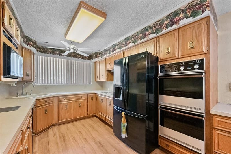 1924 Canterbury Street, Irving TX 75062 - Photo 14
