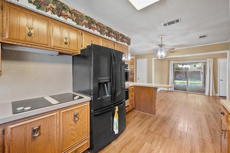 1924 Canterbury Street, Irving TX 75062 - Photo 15
