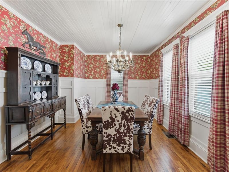 322 W Bridge Street, Granbury TX 76048 - Photo 6