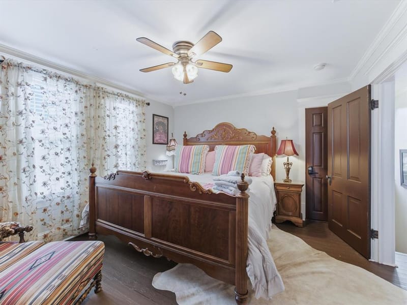 322 W Bridge Street, Granbury TX 76048 - Photo 16