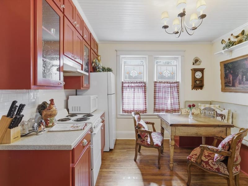 322 W Bridge Street, Granbury TX 76048 - Photo 7