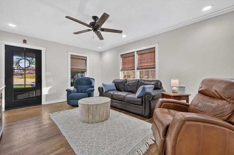 1090 Counts Street, Stephenville TX 76401 - Photo 4