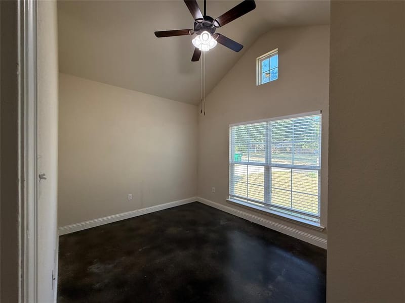 402 W Avenue C, Waxahachie TX 75165 - Photo 27