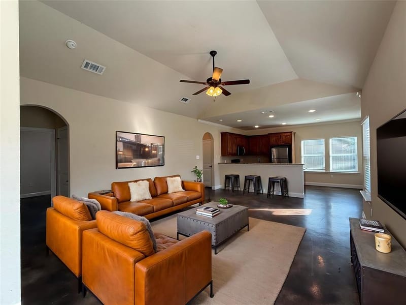 402 W Avenue C, Waxahachie TX 75165 - Photo 6