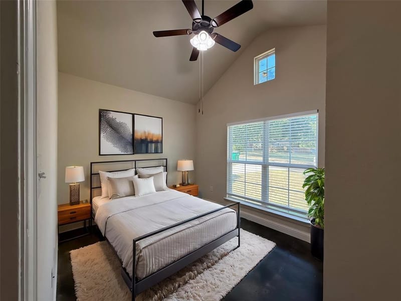 402 W Avenue C, Waxahachie TX 75165 - Photo 26