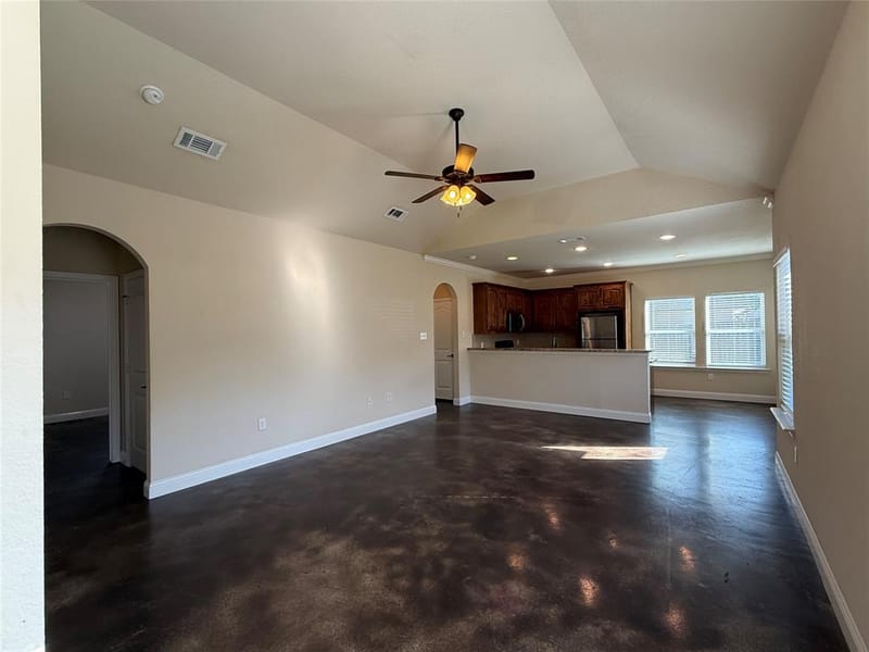 402 W Avenue C, Waxahachie TX 75165 - Photo 7