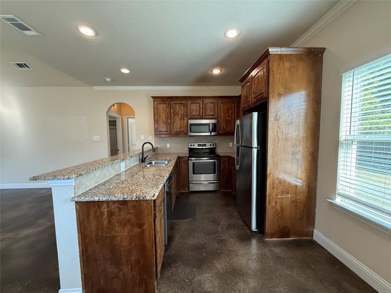 402 W Avenue C, Waxahachie TX 75165 - Photo 11