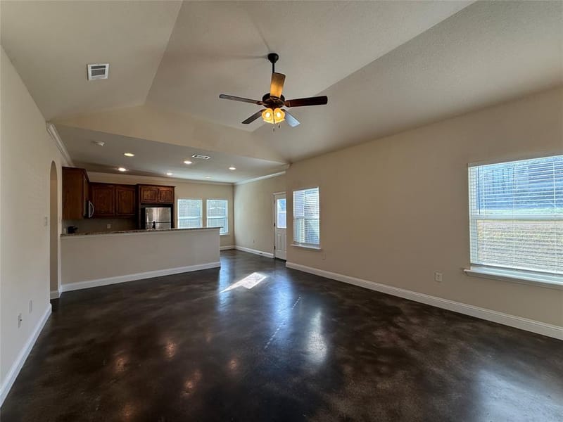 402 W Avenue C, Waxahachie TX 75165 - Photo 8