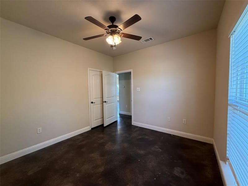 402 W Avenue C, Waxahachie TX 75165 - Photo 25