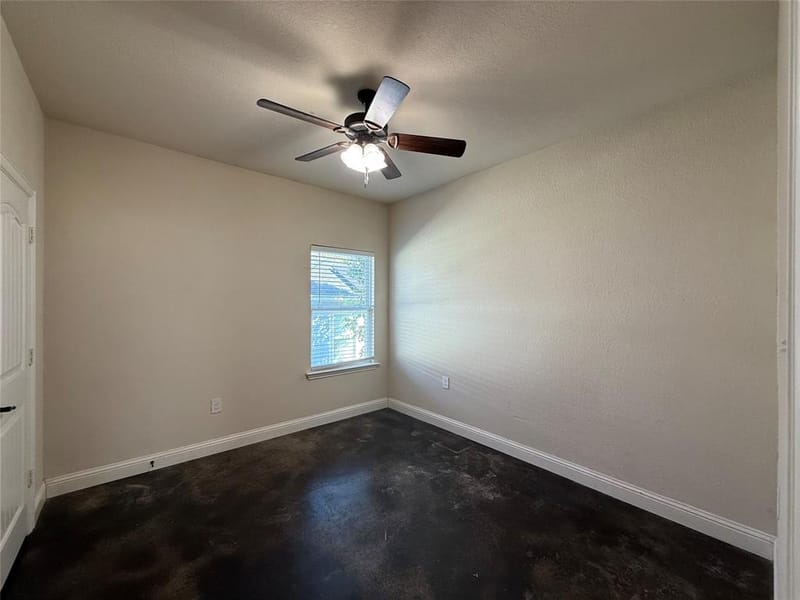 402 W Avenue C, Waxahachie TX 75165 - Photo 21