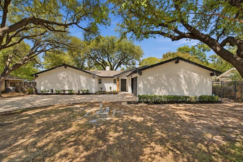 4905 Rock River Drive, Fort Worth TX 76103