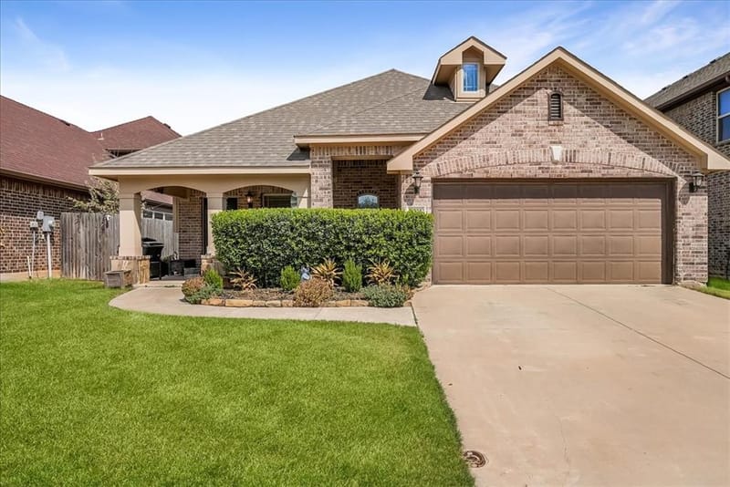 4332 Sweet Clover Lane, Fort Worth TX 76036