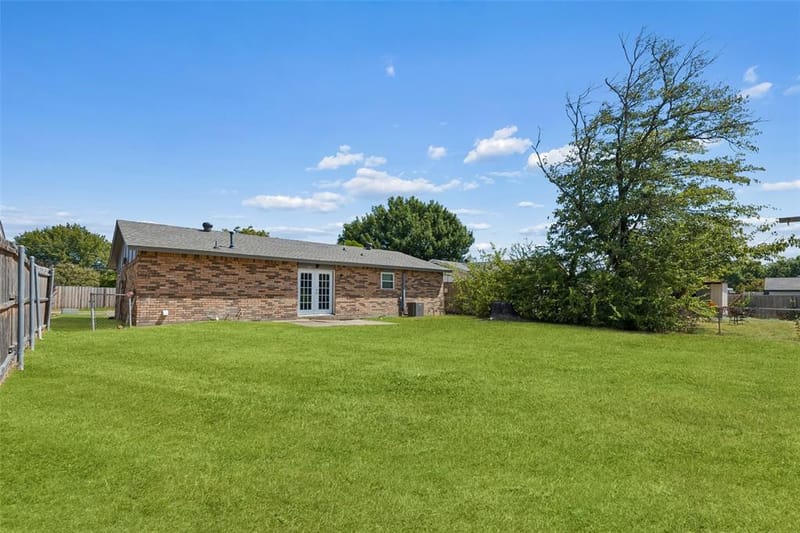 910 Quebec Drive, Garland TX 75040 - Photo 23