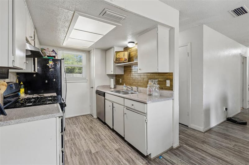 910 Quebec Drive, Garland TX 75040 - Photo 13
