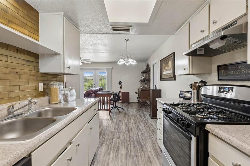 910 Quebec Drive, Garland TX 75040 - Photo 14