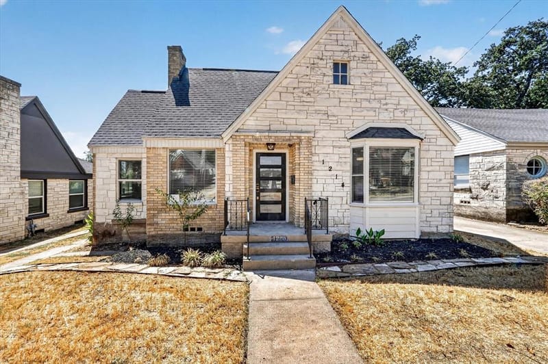 1214 E Waco Avenue, Dallas TX 75216