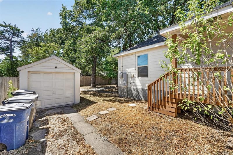 1214 E Waco Avenue, Dallas TX 75216 - Photo 30