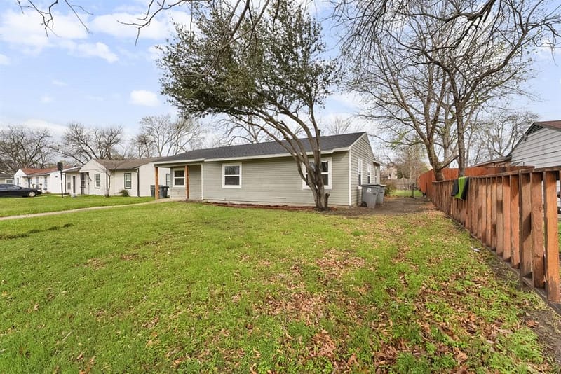 2655 Larry Drive, Dallas TX 75228 - Photo 17