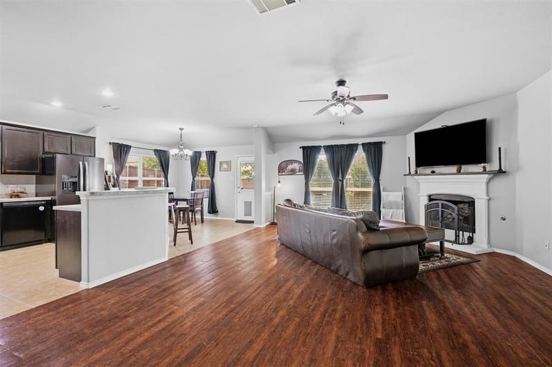 409 Bryn Mawr Lane, Van Alstyne TX 75495 - Photo 7
