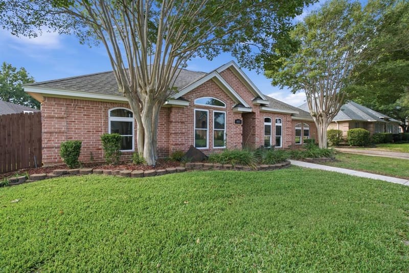 405 Montreal Drive, Hurst TX 76054 - Photo 3