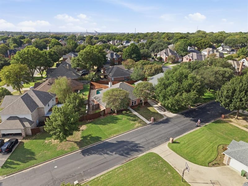 405 Montreal Drive, Hurst TX 76054 - Photo 32