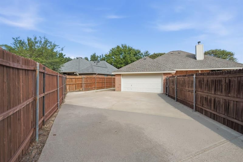 405 Montreal Drive, Hurst TX 76054 - Photo 31