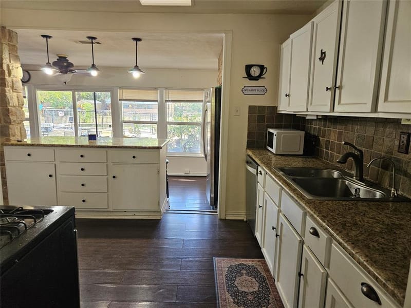 1312 W Park Row Drive, Arlington TX 76013 - Photo 11