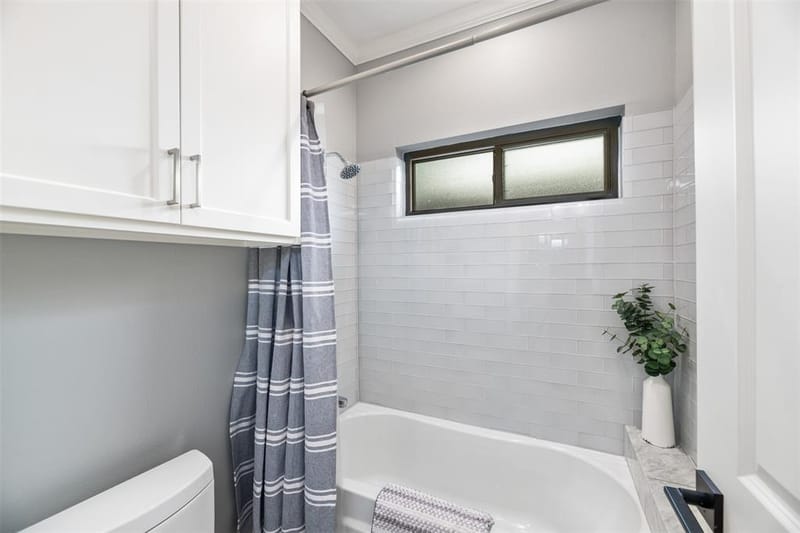8715 Forest Hills Boulevard, Dallas TX 75218 - Photo 27