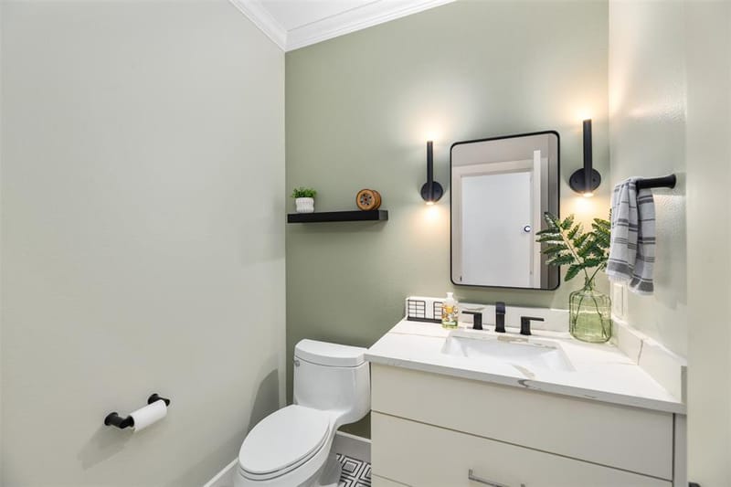 8715 Forest Hills Boulevard, Dallas TX 75218 - Photo 26