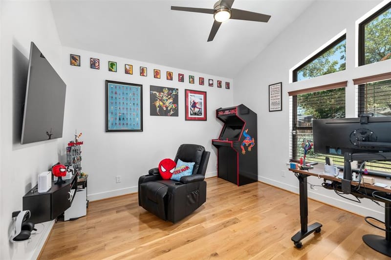 8715 Forest Hills Boulevard, Dallas TX 75218 - Photo 24