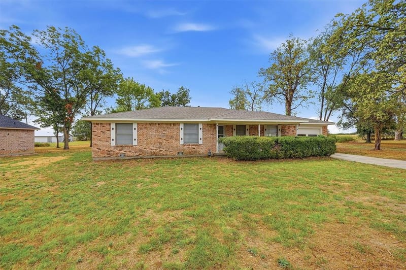 400 E Murdock Street, Collinsville TX 76233 - Photo 3