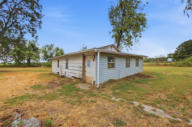 400 E Murdock Street, Collinsville TX 76233 - Photo 28