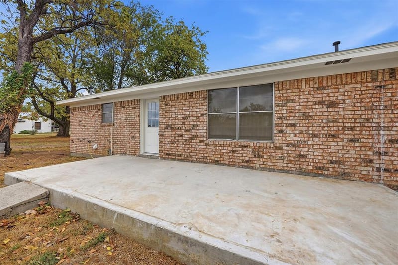 400 E Murdock Street, Collinsville TX 76233 - Photo 24