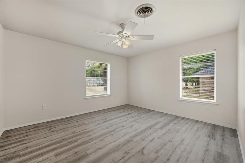 400 E Murdock Street, Collinsville TX 76233 - Photo 18