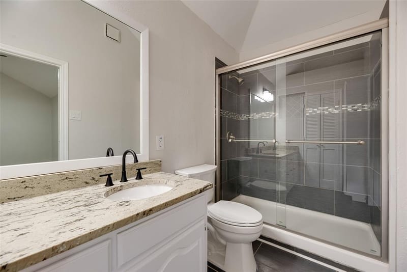 2525 W Oakdale Road, Irving TX 75060 - Photo 9