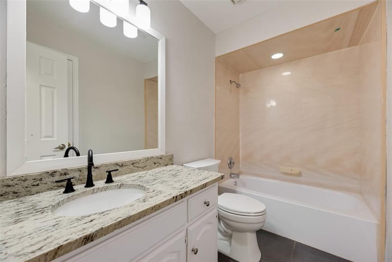 2525 W Oakdale Road, Irving TX 75060 - Photo 10