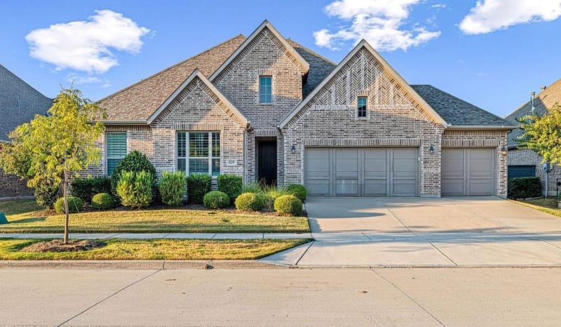 829 Boardwalk Way, Little Elm TX 76227 - Photo 3