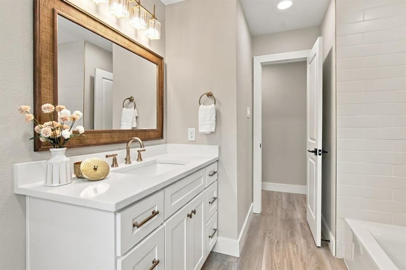 508 Oak Park Drive, Hurst TX 76053 - Photo 32